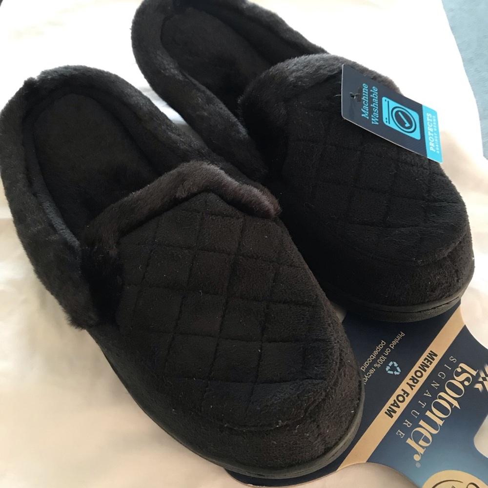 NWT Isotoner slippers